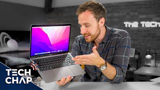 Apple MacBook aAir-M2 video review and merits by AI Analyzed