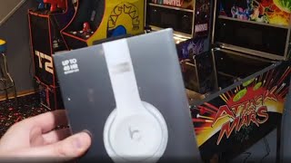 Beats Solo a3 video review and merits by AI Analyzed